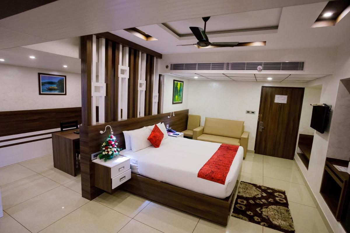 The Renai Cochin Hotel Kochi Exterior photo
