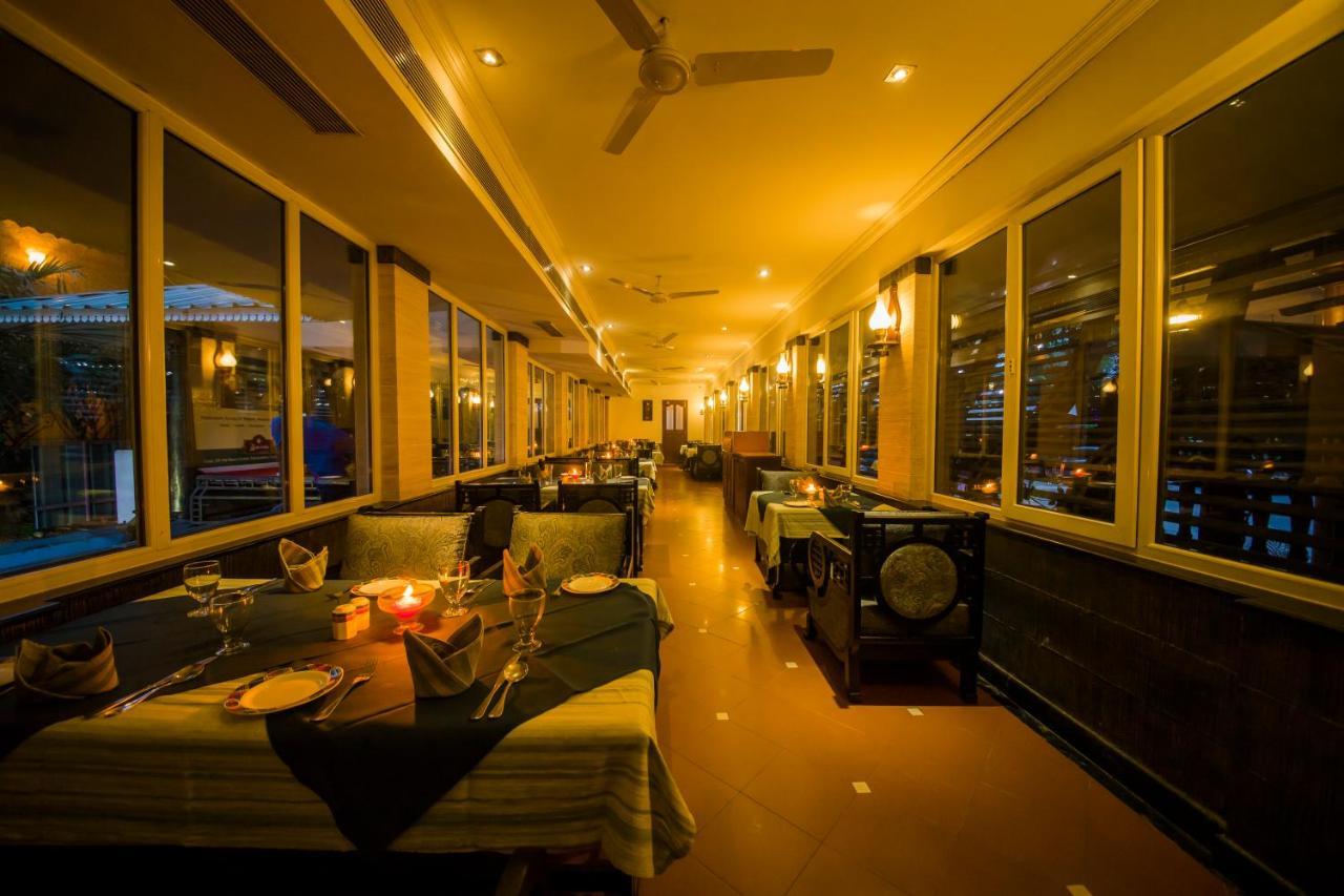 The Renai Cochin Hotel Kochi Exterior photo