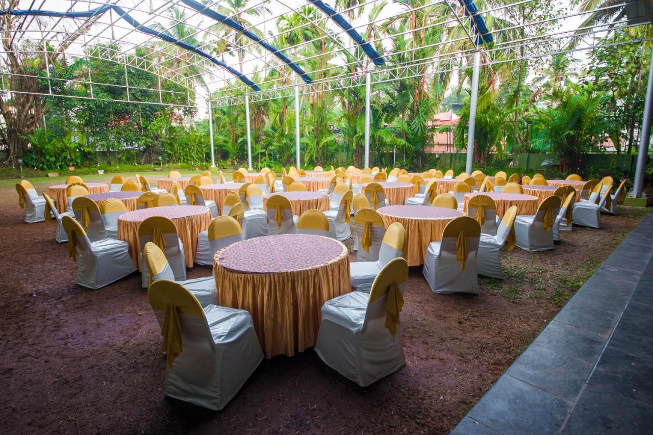 The Renai Cochin Hotel Kochi Exterior photo