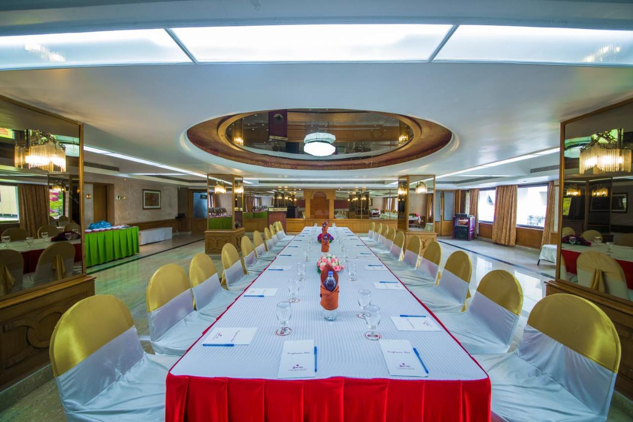 The Renai Cochin Hotel Kochi Exterior photo