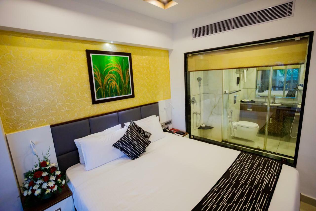 The Renai Cochin Hotel Kochi Exterior photo