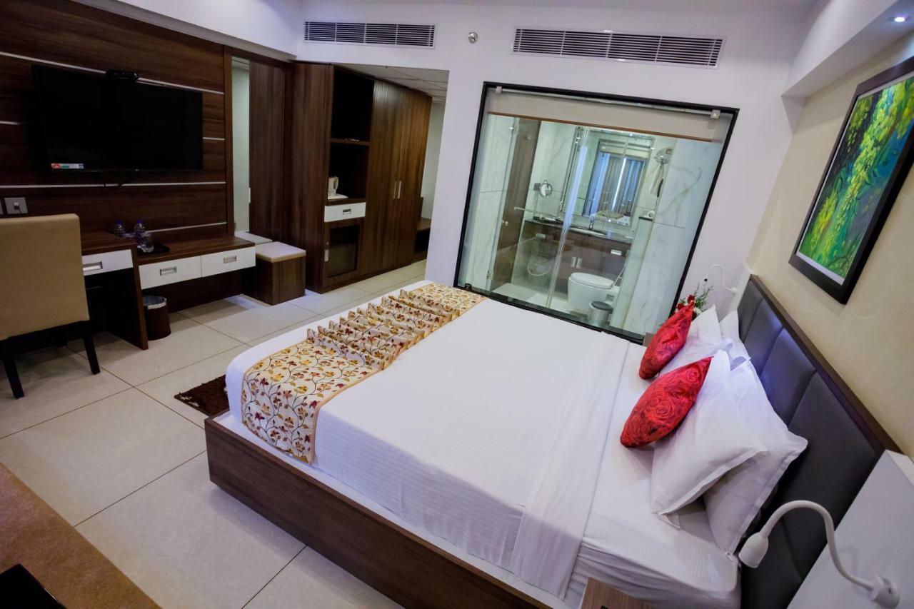 The Renai Cochin Hotel Kochi Exterior photo