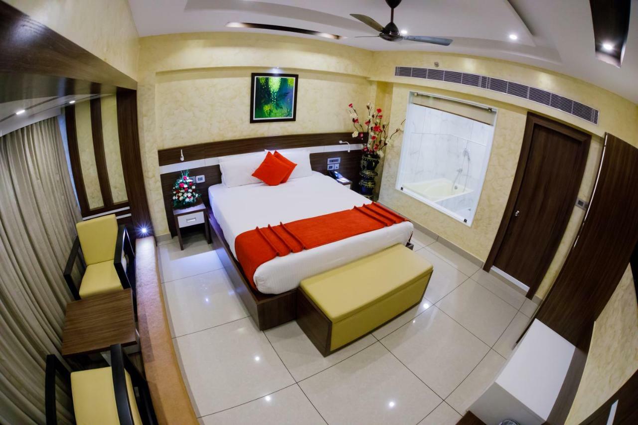 The Renai Cochin Hotel Kochi Exterior photo